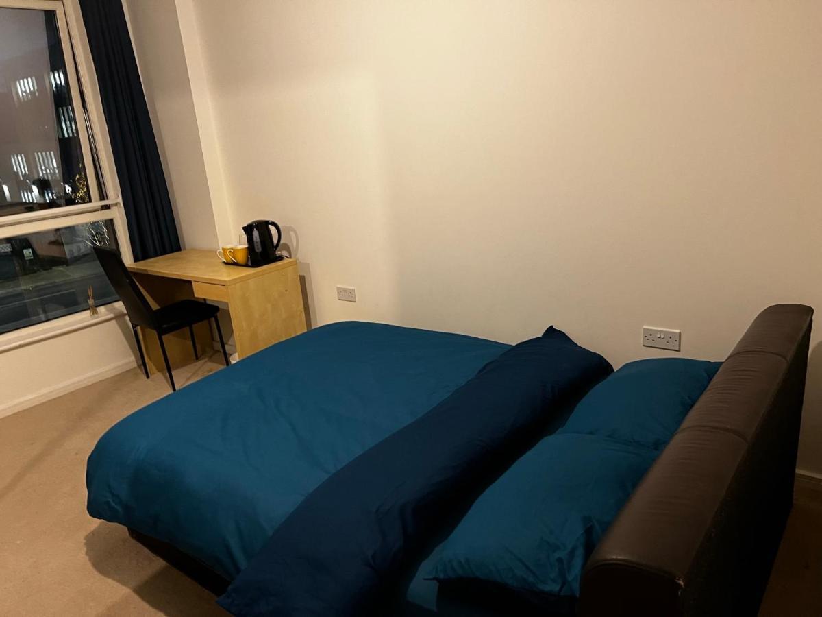 Ensuit Double Room In London, Colindale Edgware Kültér fotó